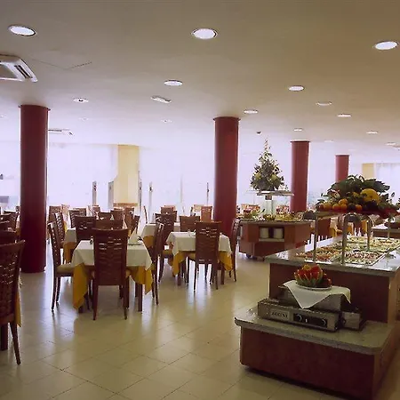 Fenals Garden Hotell 4*