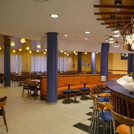 Hotell Fenals Garden 4*