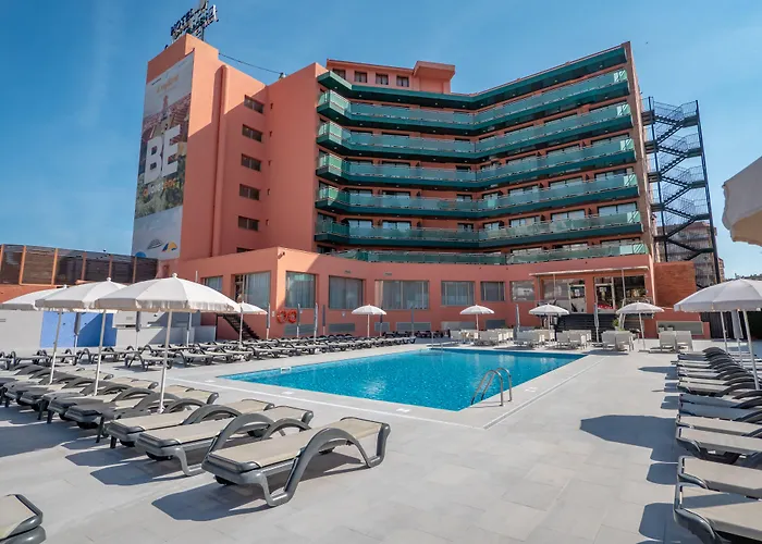 Fenals Garden 4*