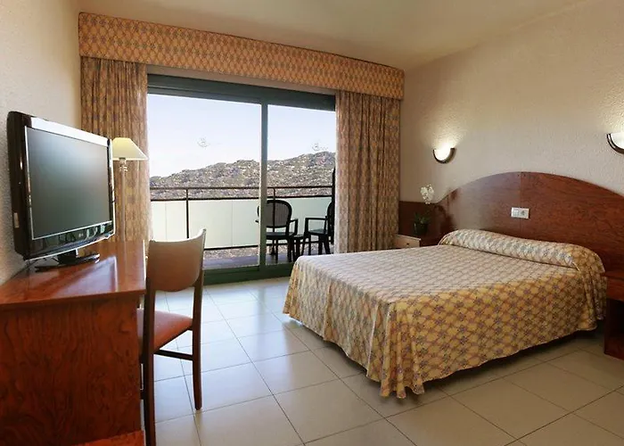 Fenals Garden 4*